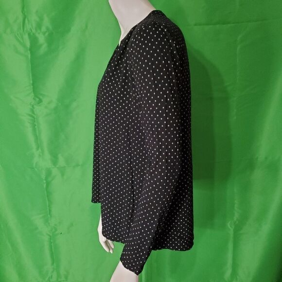 Old Navy Black & White Open Polka Dot Long Sleeve Shirt - Picture 6 of 8